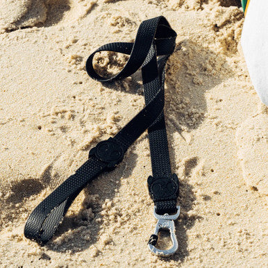 Front view of the Zee.Dog NeoPro Black Leash range.