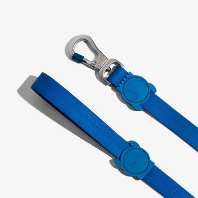 Front view of the Zee.Dog NeoPro Blue Leash range.
